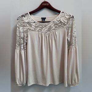 new directions light tan lace long sleeves top blouse size M
